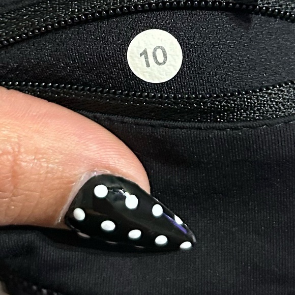 Lululemon Run Times Short Mini Obscurred Black Dusty
Mauve / Black size 10 - Picture 4 of 5